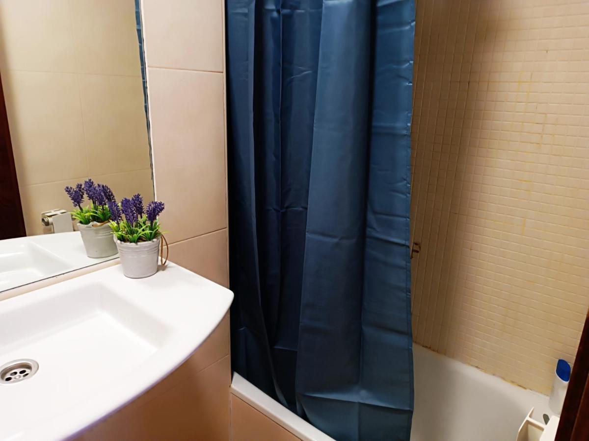 Corrala de San Antón. Sencillo apartamento en pleno centro - Housity