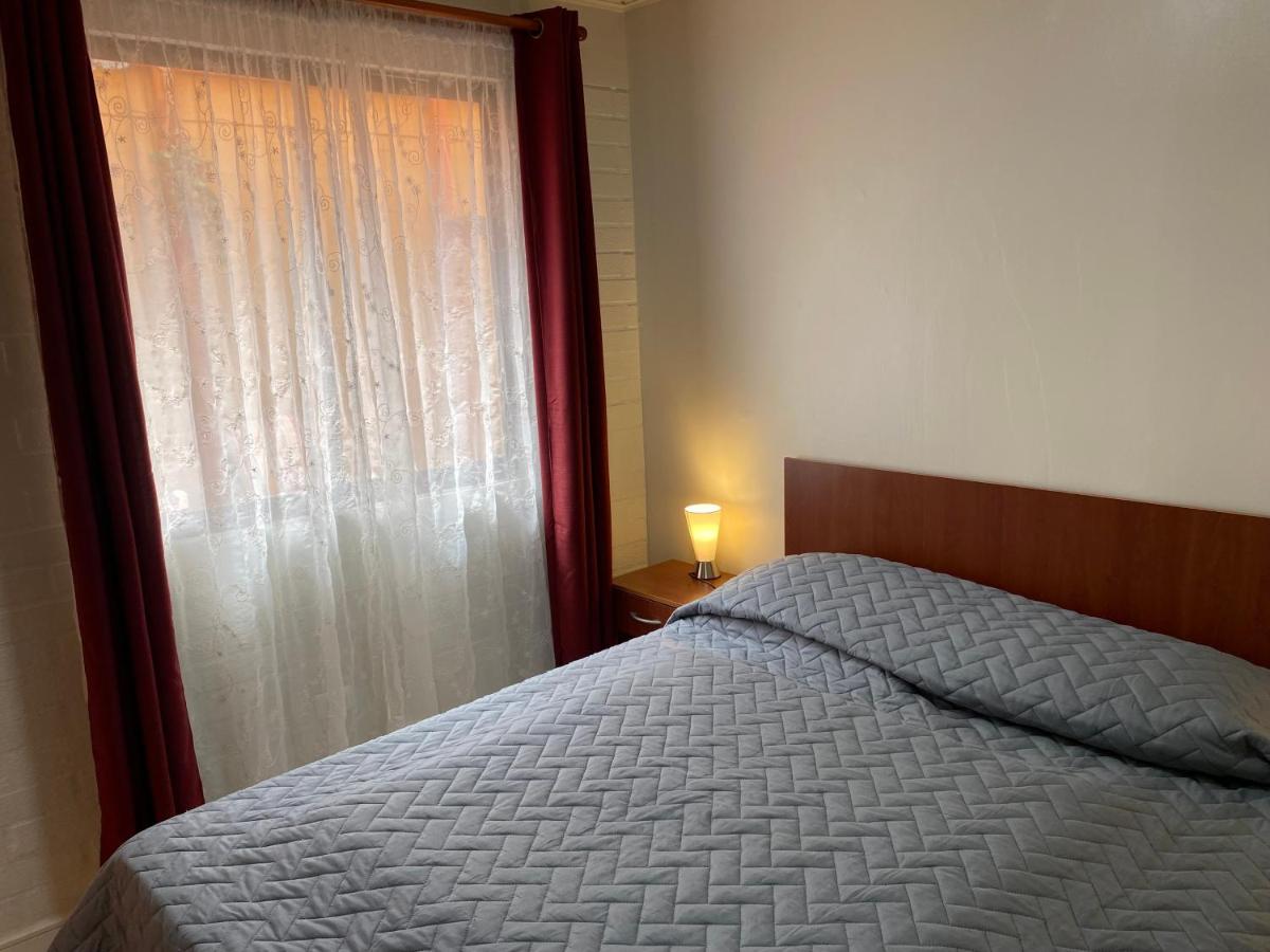 Habitación doble con baño privado Wifi y Tv Cable - Habitación 01 - Housity