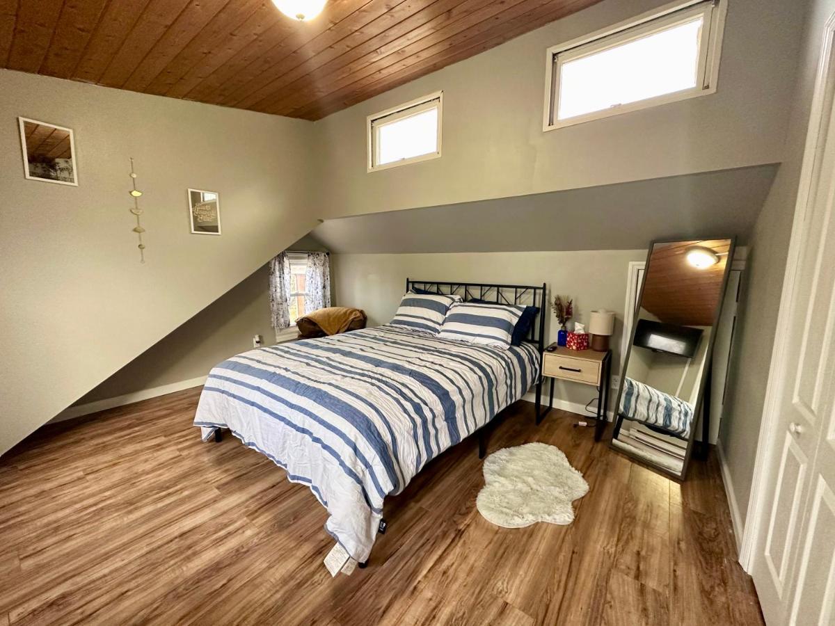 Pet friendly Home in Poughkeepsie- Hot Tub- Private cook experience option - Housity