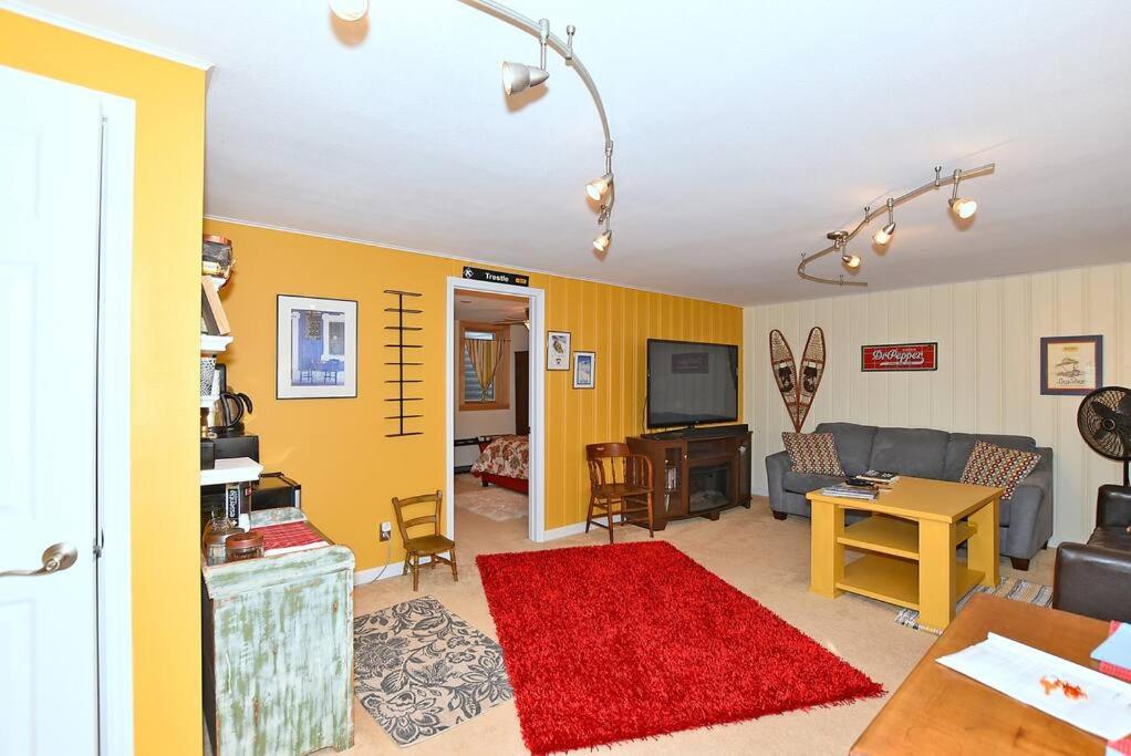 Wild Dandelion Private Suite w/Bikes near Old Town - Housity
