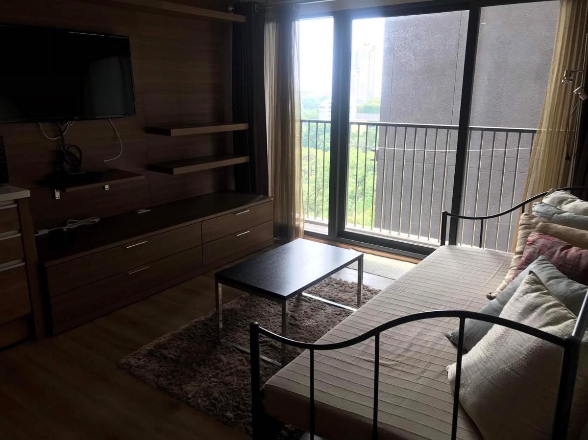 Thong condo studio apartment. - Housity