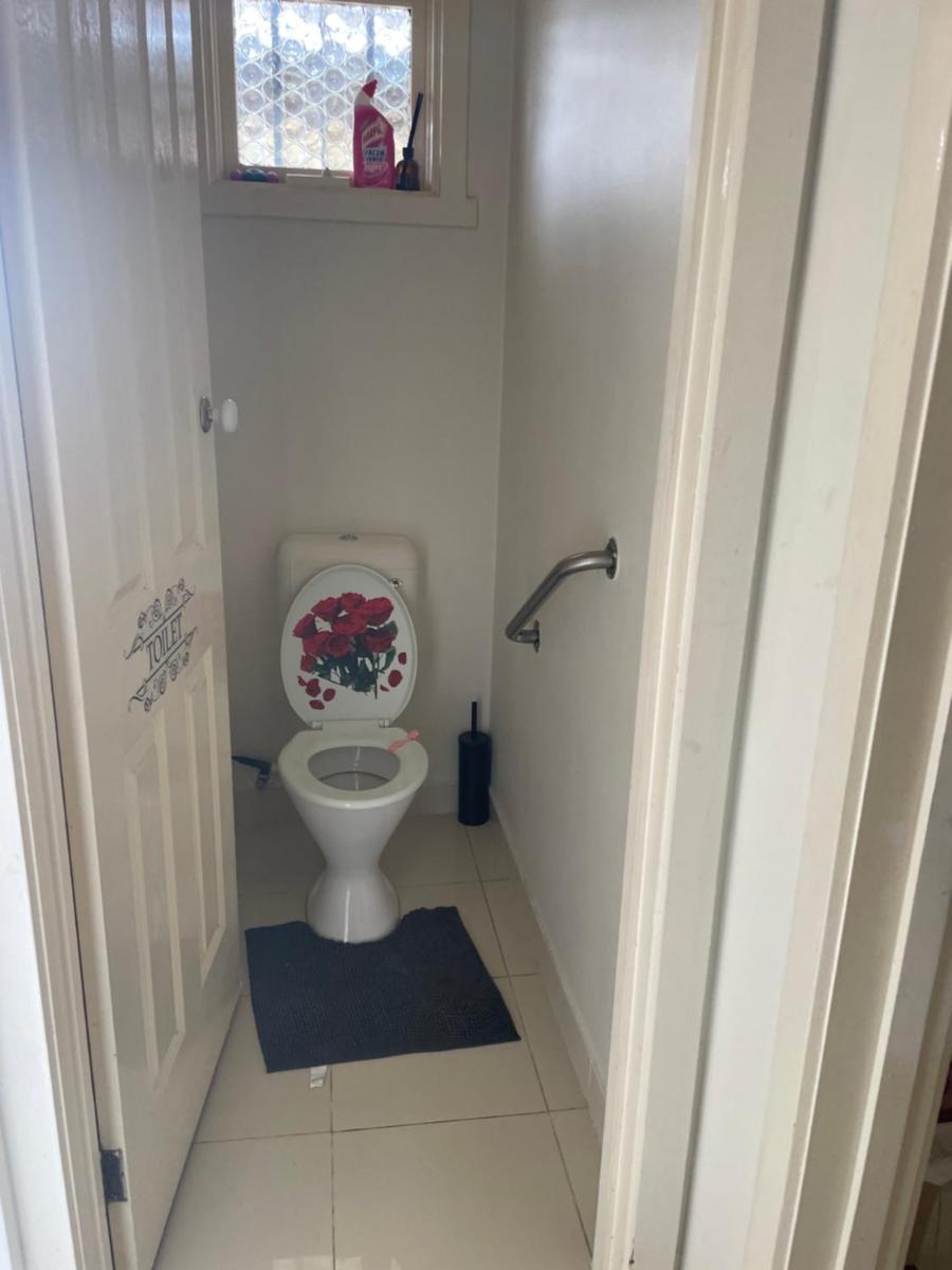 Private Room Near Melbourne Airport - Housity