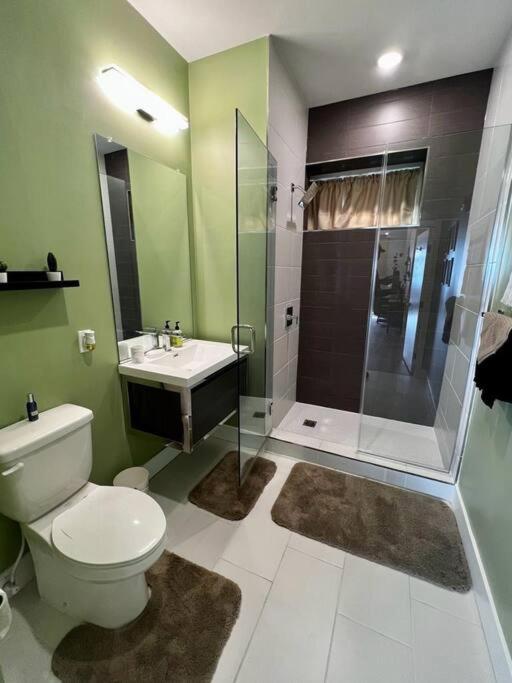 Luxurious Apartment Suite In The Heart of The City - Housity