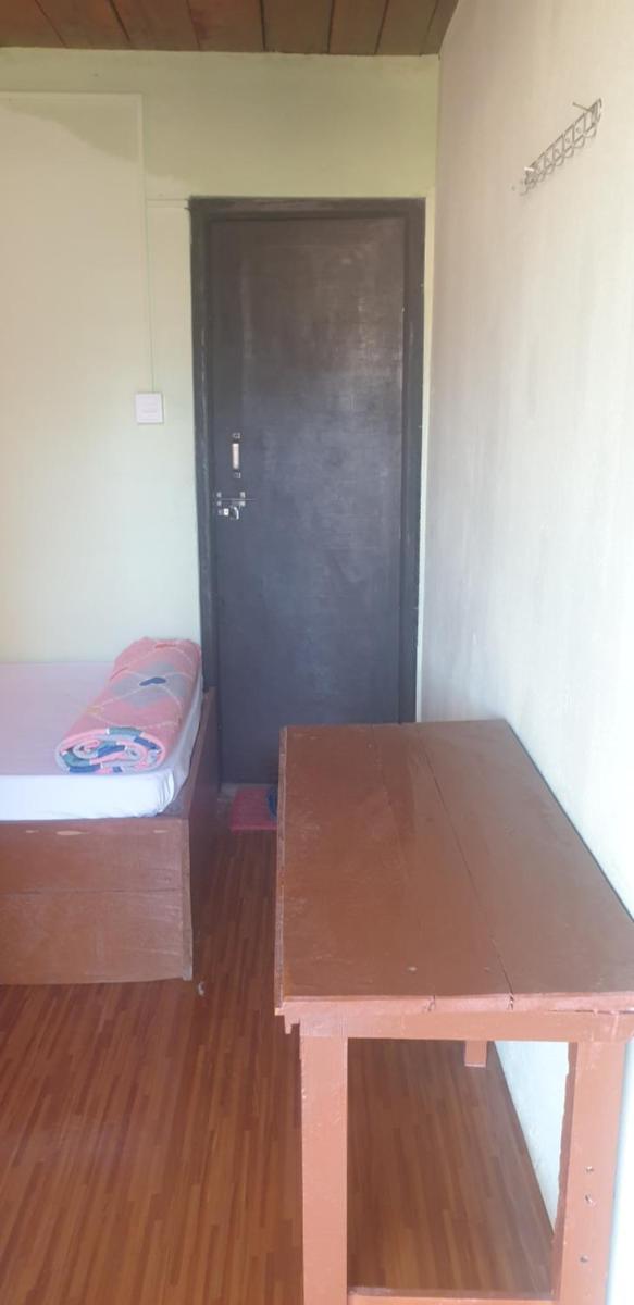 The 90's Sauraha - Housity