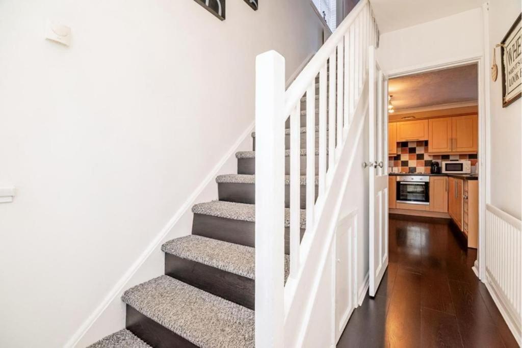 Comfortable three Bedroom House in great Durham City - Housity