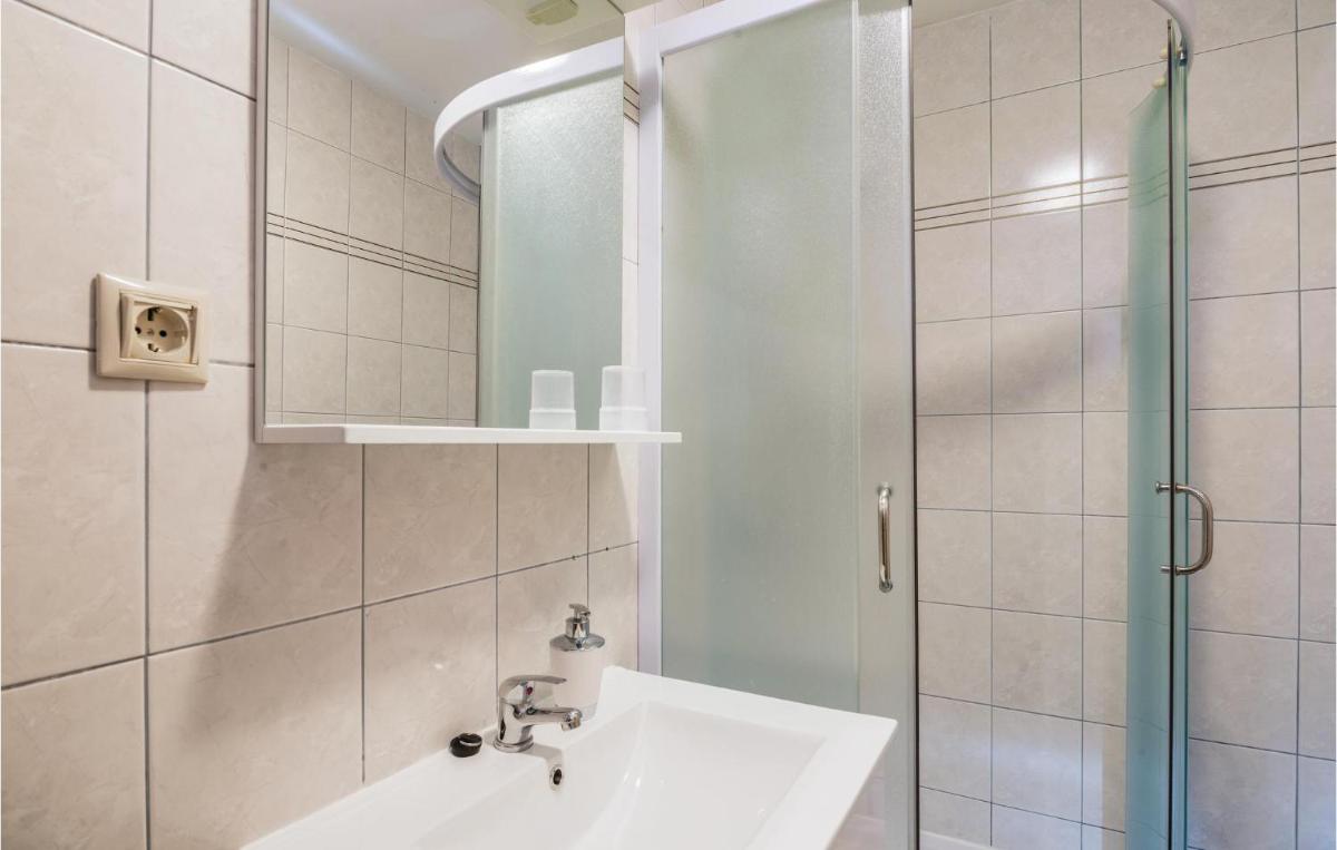 Nice apartment in Omisalj with WiFi - Housity