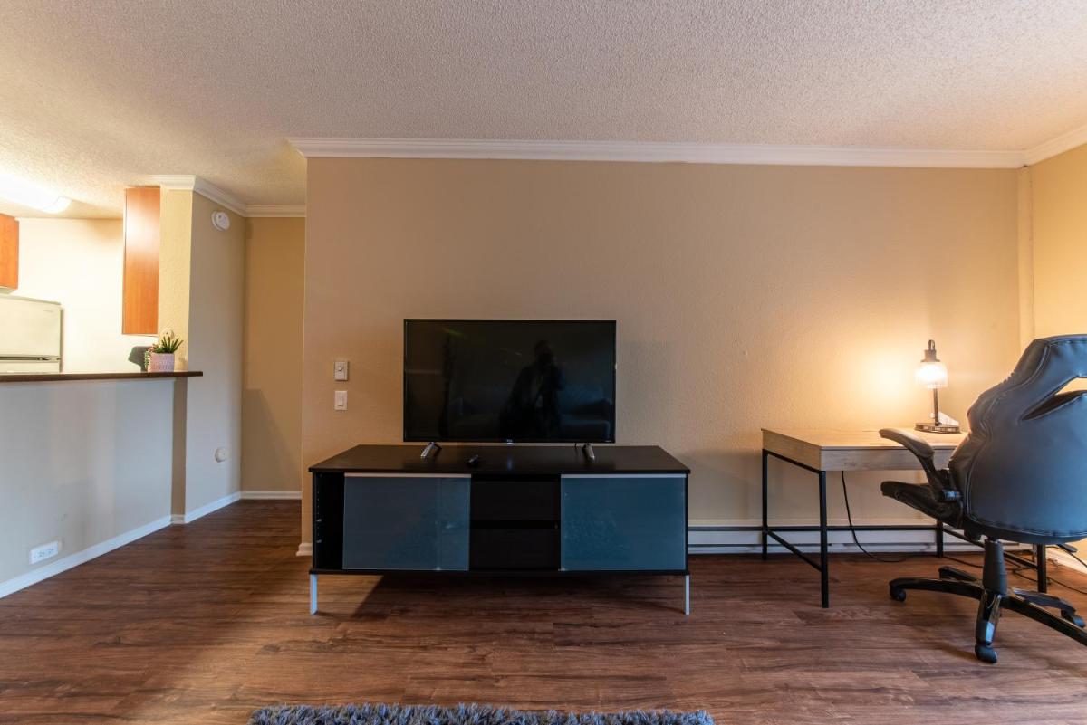 Luxurious stay near the Beach - Housity