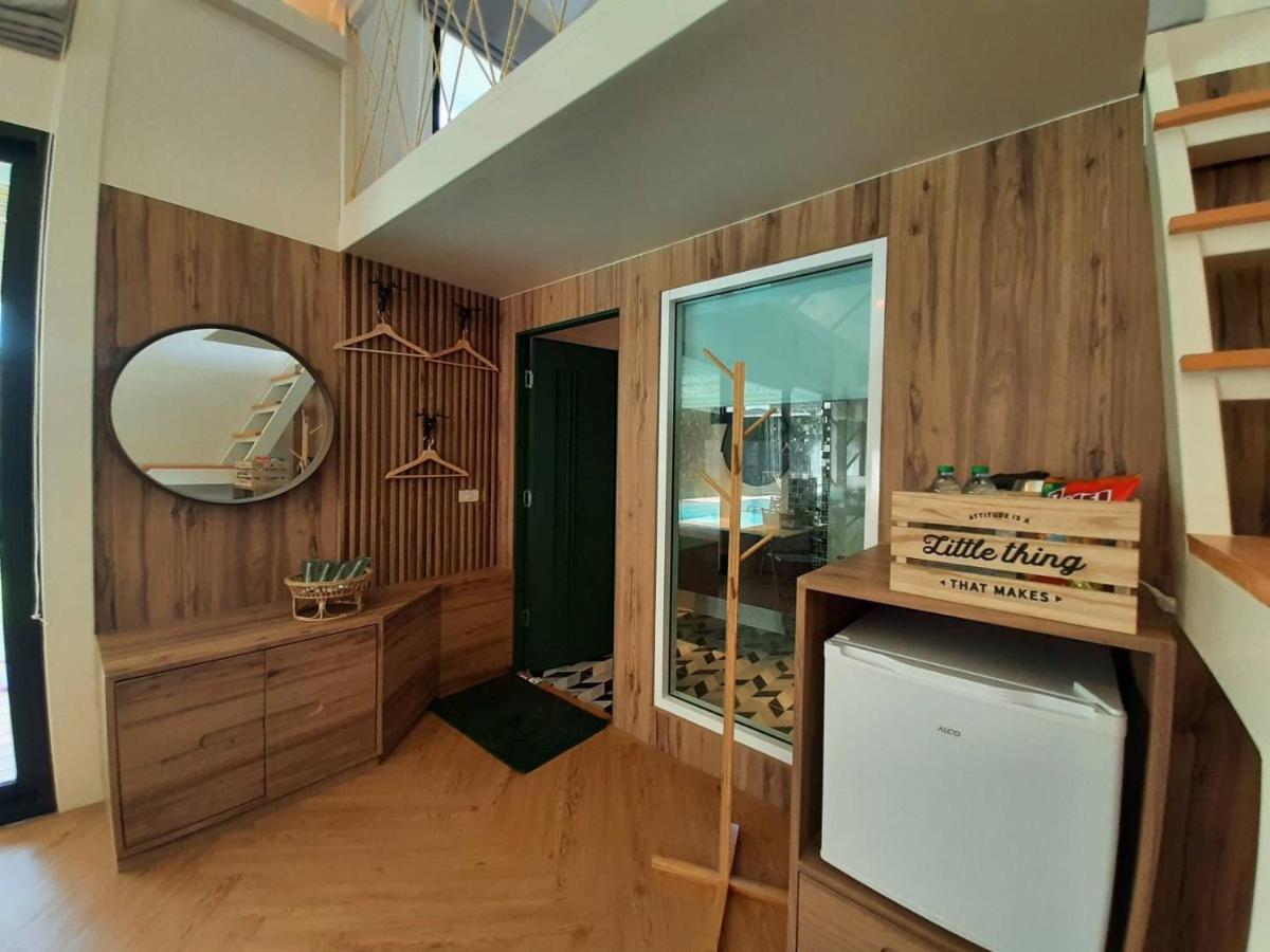 Baan Nai Baan Nok Resort - Housity