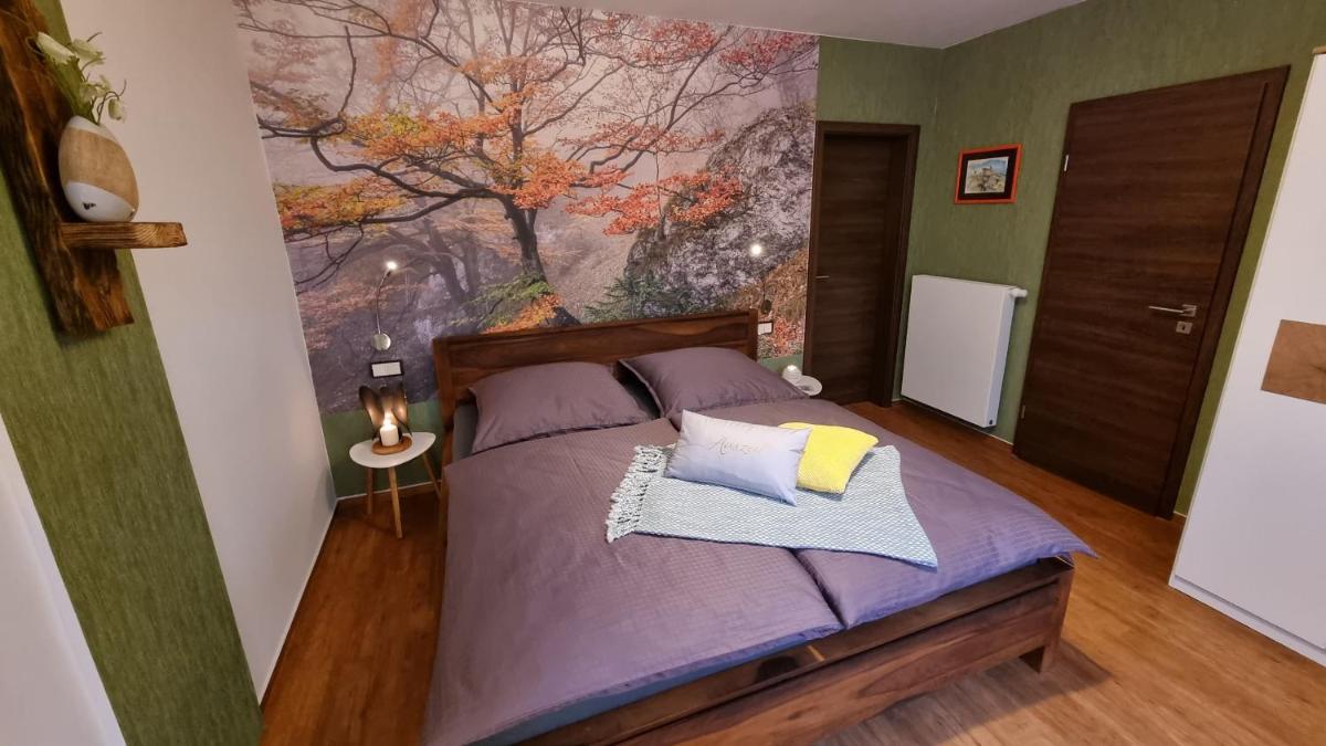 Ferienhaus Rehblick - direkt in der Natur, mit Lesezimmer und zwei Terrassen - Housity