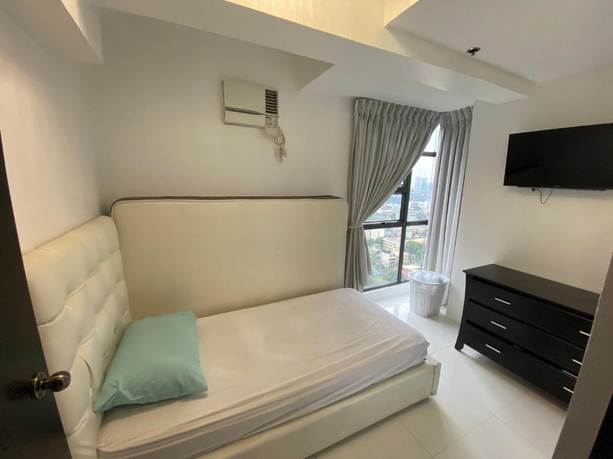 Suitetrails - Penthouse suite at Porto Vita Towers in Cubao Quezon City