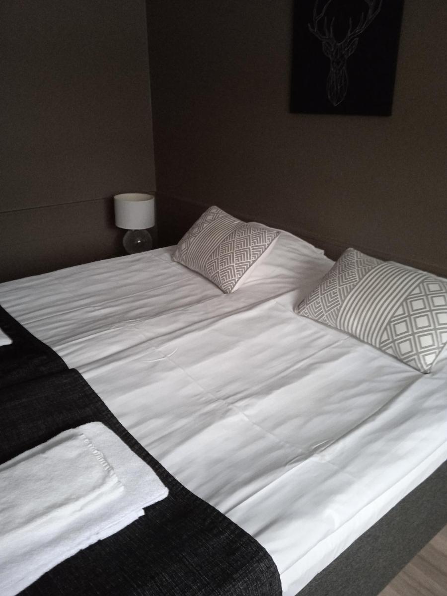 Ellivuori, Ellin Pooli 5 - Housity