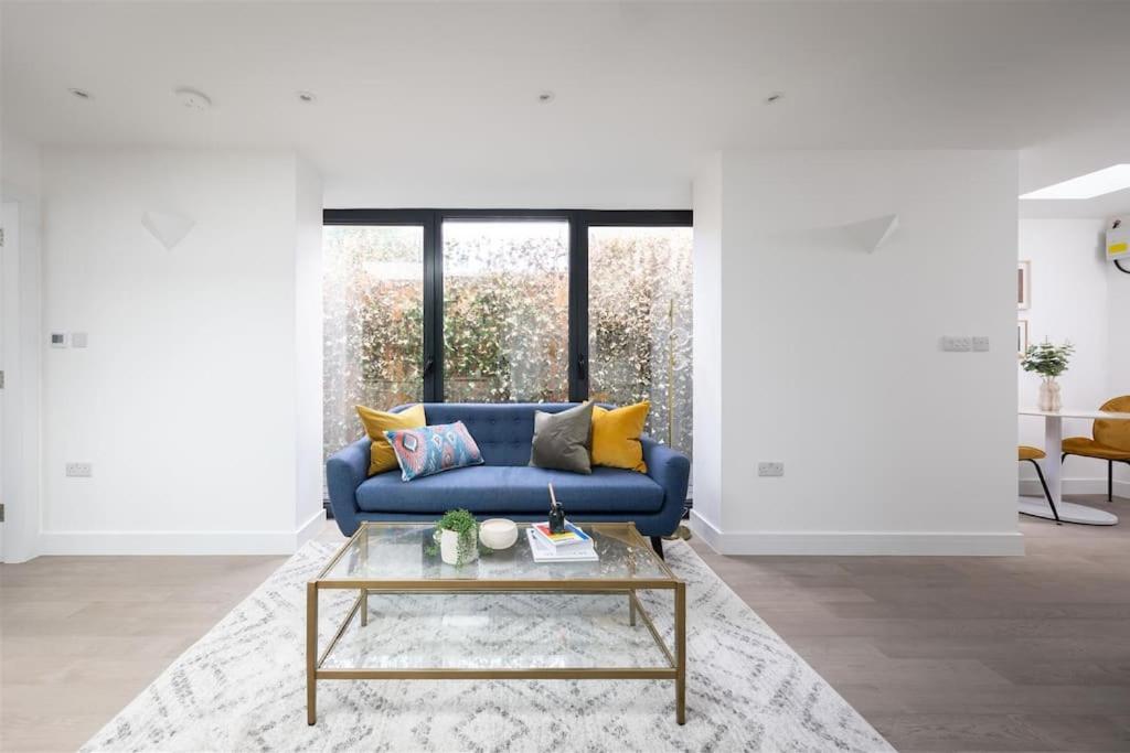 Cozy Leyton House with Garden and Small Terrace - Housity