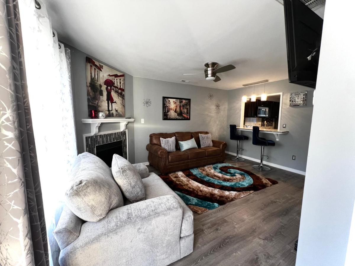 Luxury Townhome Jacksonville, NC - Housity