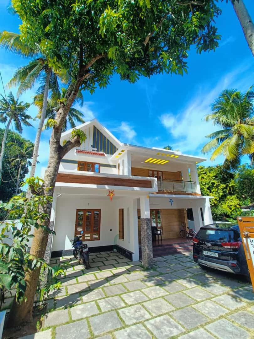 Adam villa homestay varkala - Housity