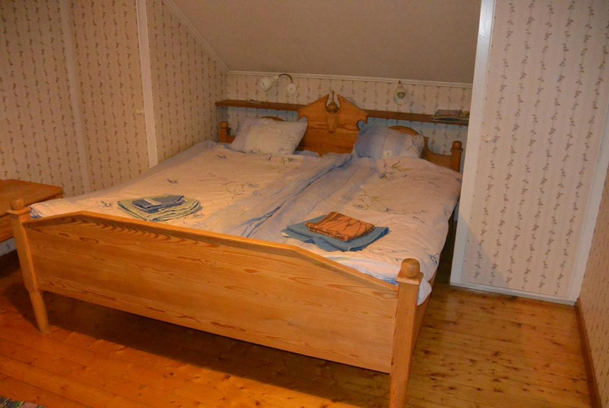 Holmsel - Housity