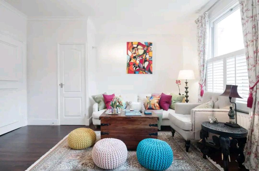 Stylish room with private bath and terrace in centrally located Clapham - Housity