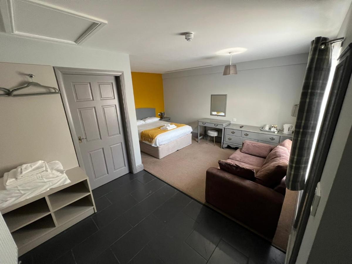 The Black Horse Inn - Housity