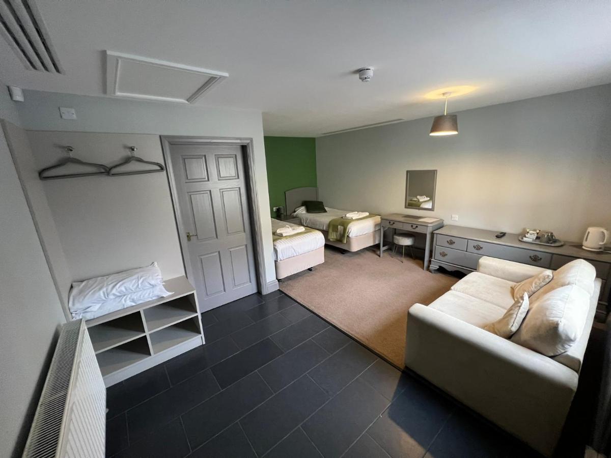 The Black Horse Inn - Housity