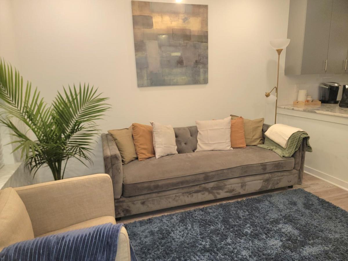 LUXURY 1BRMAPT with SKYLINE ROOFTOP ACCESS - Housity