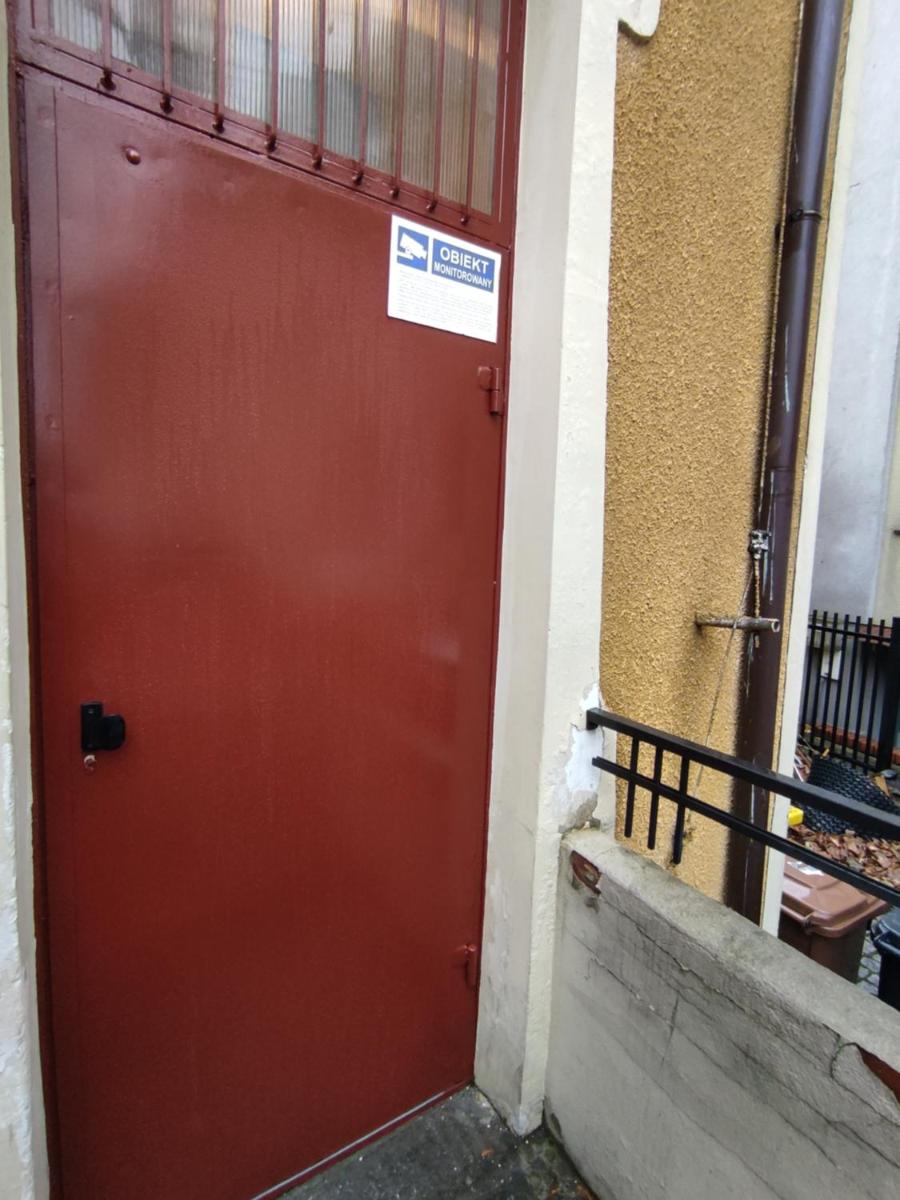 Łódzki Pałacyk - Pokoje hostelowe - Housity
