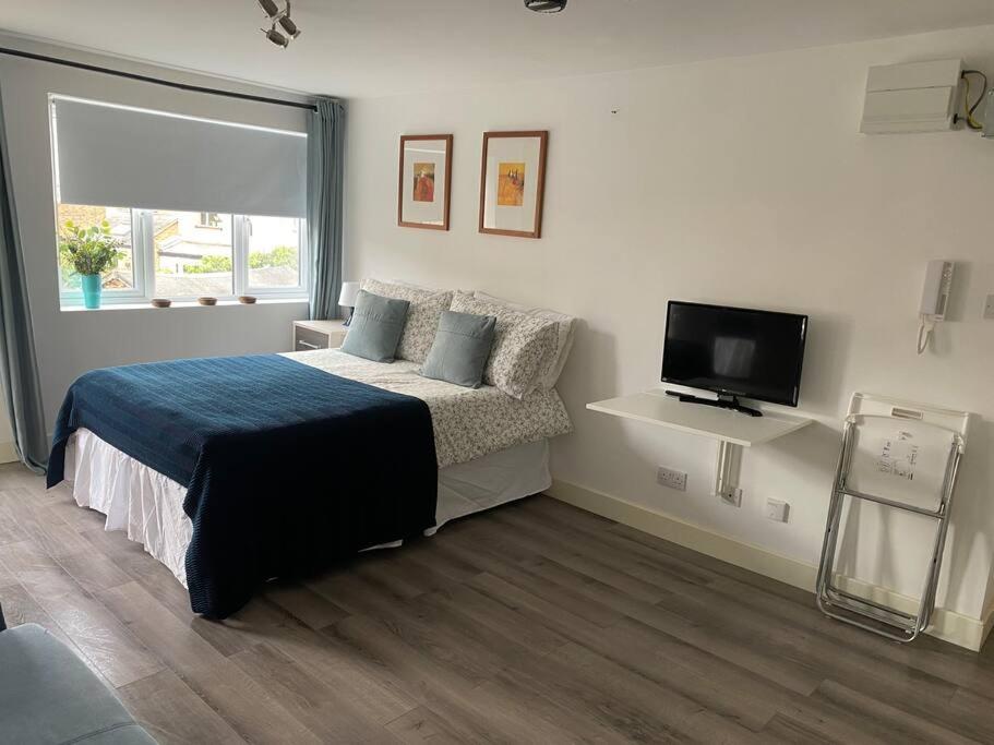 Suitetrails - Studio Apartment in Seven Sisters