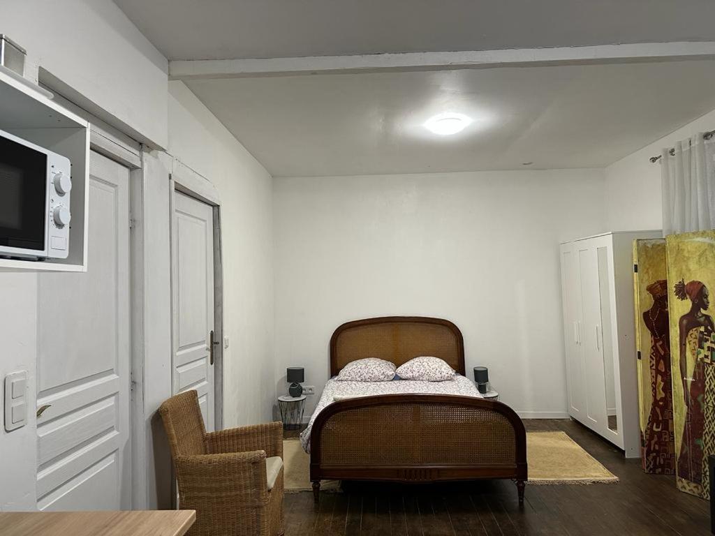 Grand studio indépendant au centre de Ponthierry - Housity