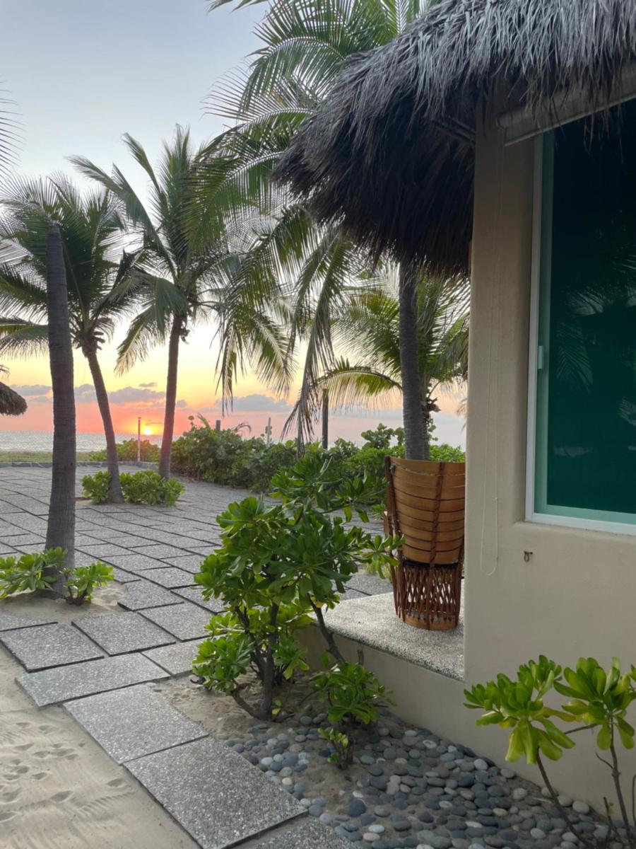 Oceanfront Villa Zihuatanejo - Housity