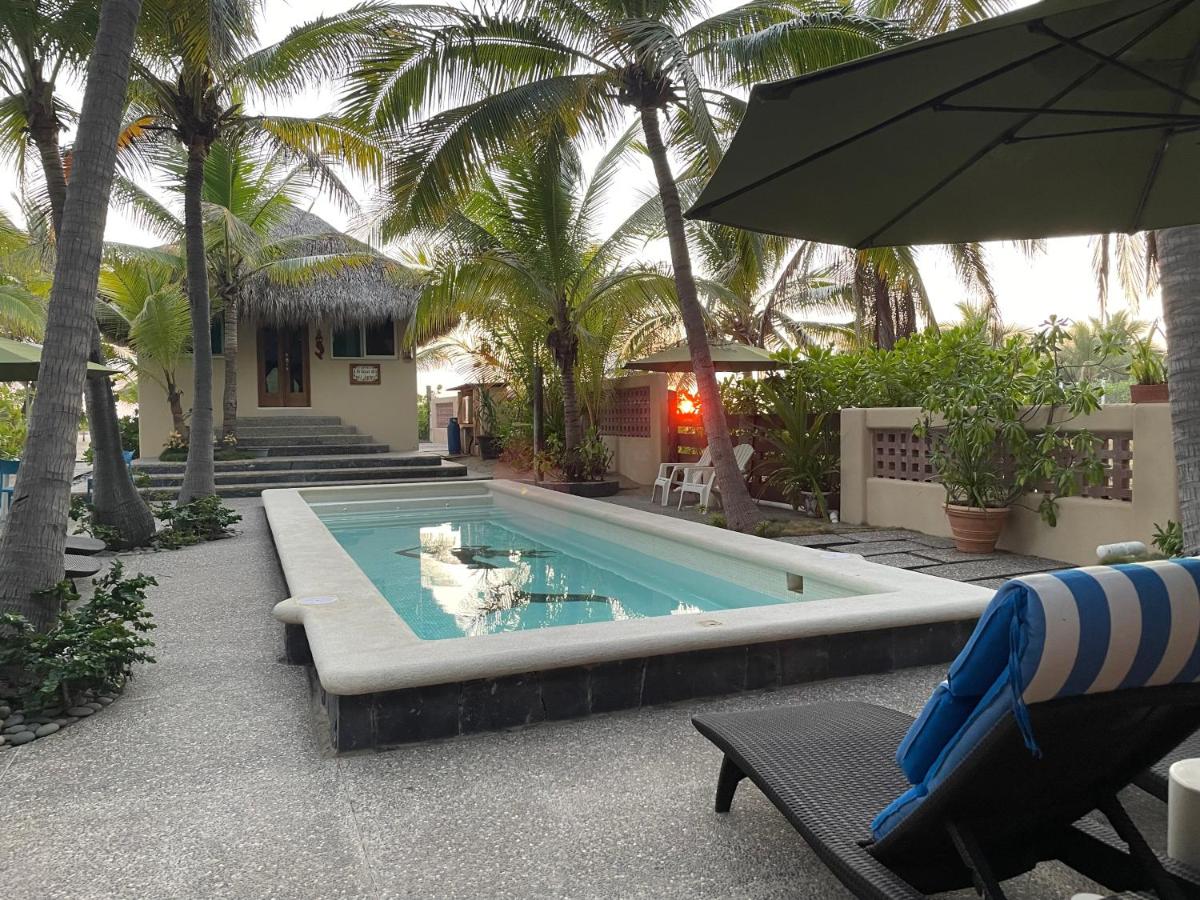 Suitetrails - Oceanfront Villa Zihuatanejo