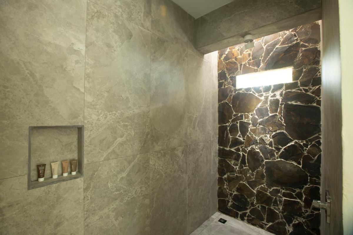 Adeluna Luxury Villas - Housity