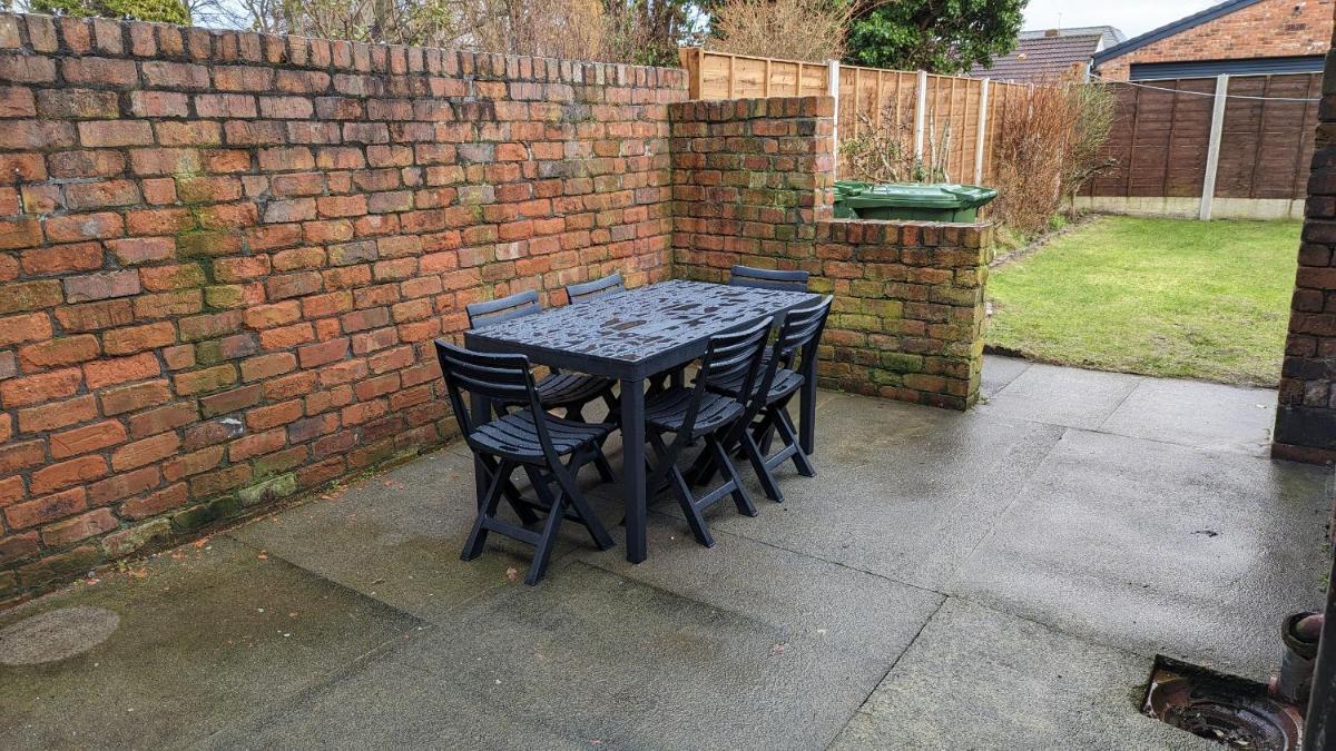 STAY - at Southport Holiday Home - sleeps 6 - Housity