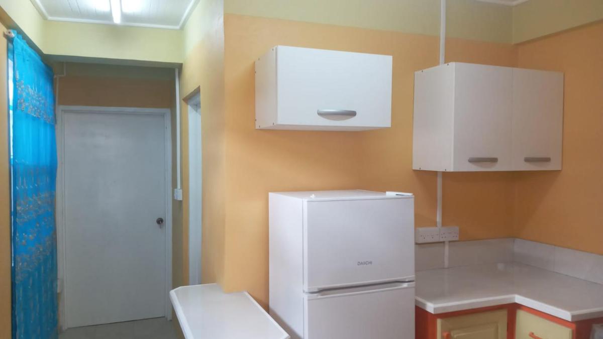 Mona's Place - Housity