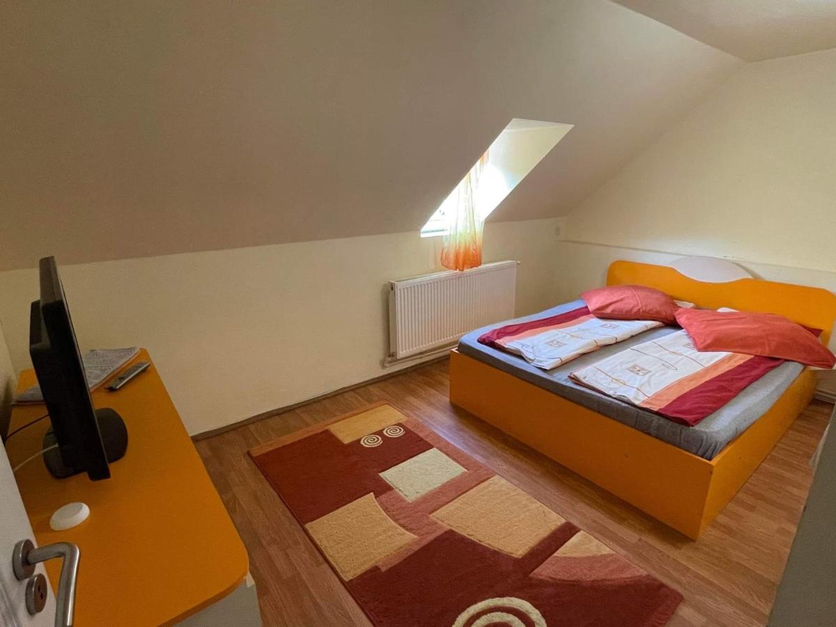 Cabana Vladimir - Housity