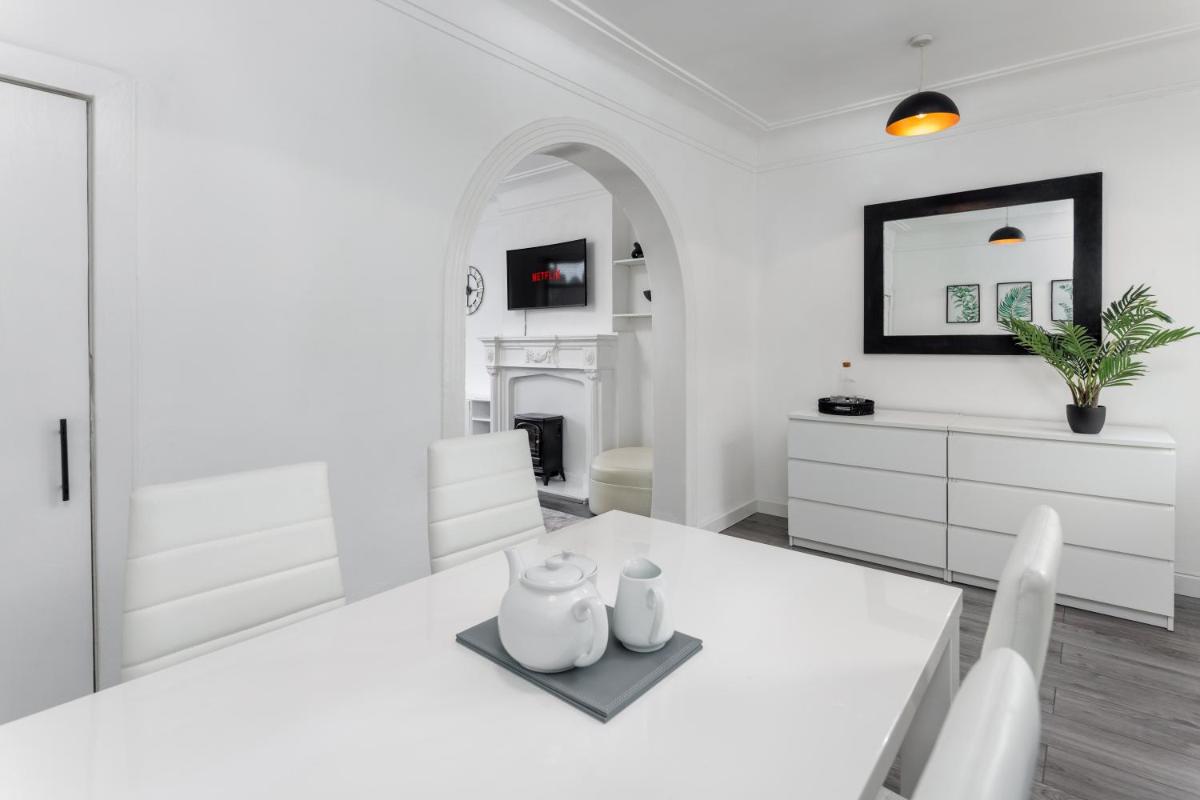The Empress 2 Bed Terraced House - Housity