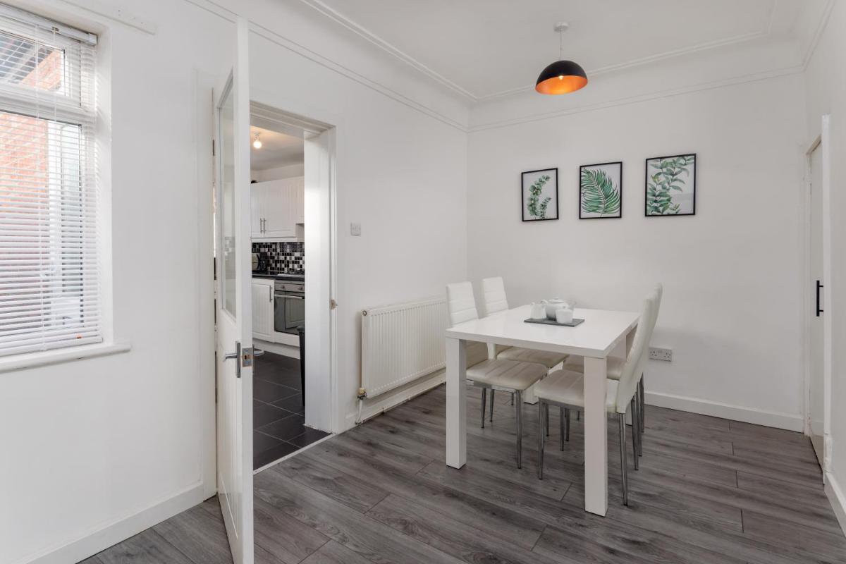 The Empress 2 Bed Terraced House - Housity