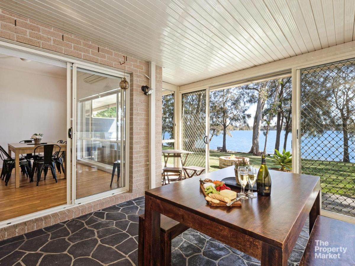 Lake Getaway - Housity