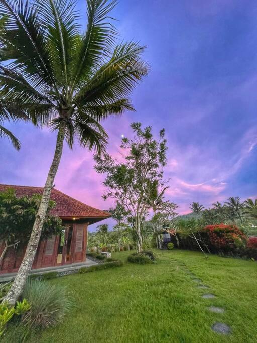 Villa & Farm for 5, near Sidemen w/ Mt. Agung View - Housity