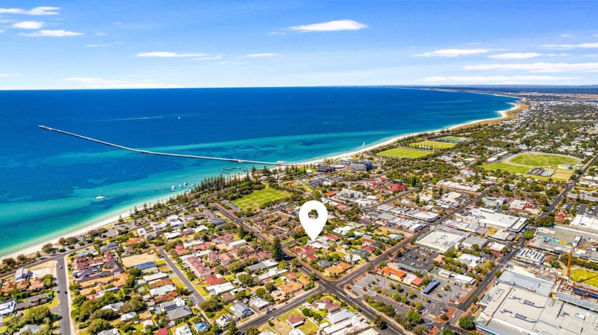 Sunny Busselton - Housity