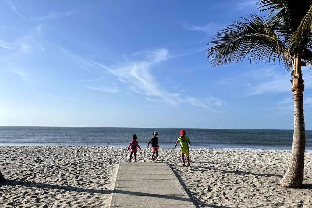 Playa Caracol, beach happy - Housity