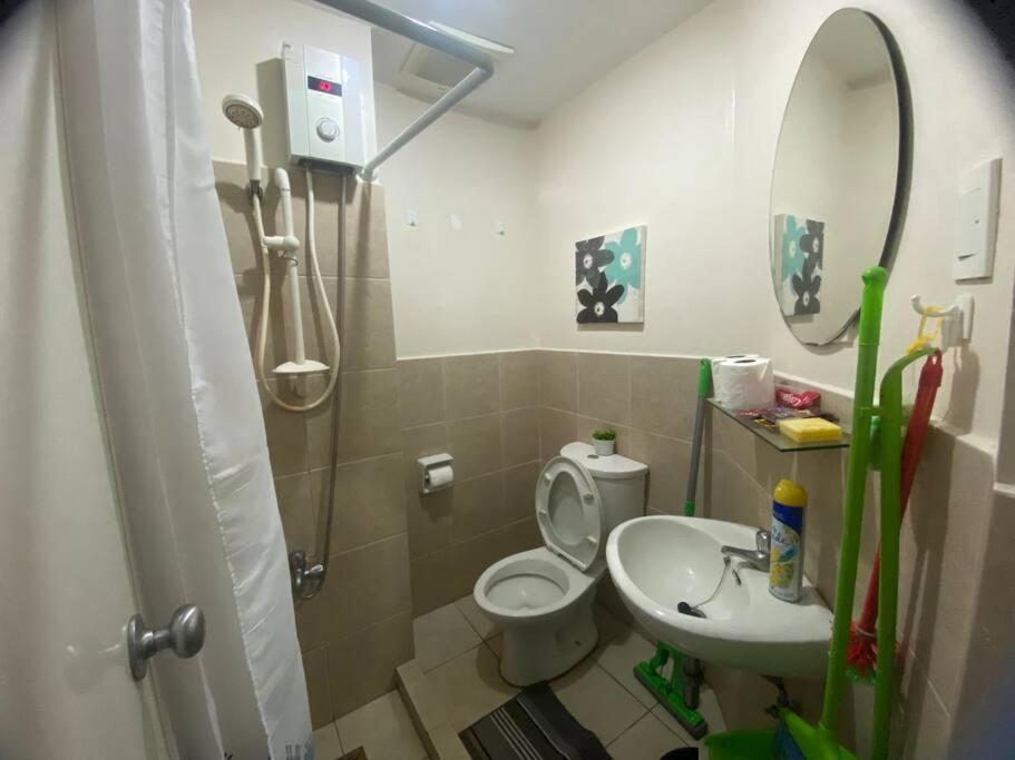 Makati Fast Internet Gym Pool Trevi Towers Wifi - Housity