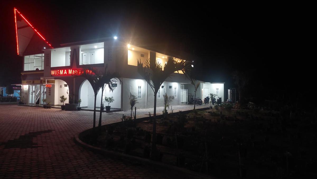 Hotel Wisma Mangurna - Housity