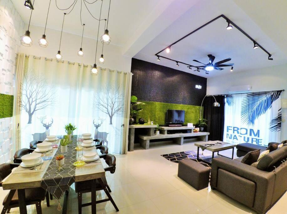 Suitetrails - Projector Villa with Slash pool ,BBQ and suitable for gathering 21 pax