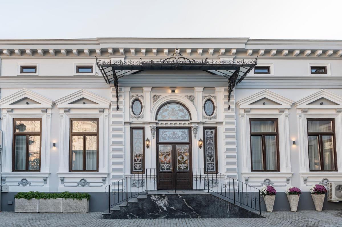 Suitetrails - SIR LUXURY BOUTIQUE HOTEL