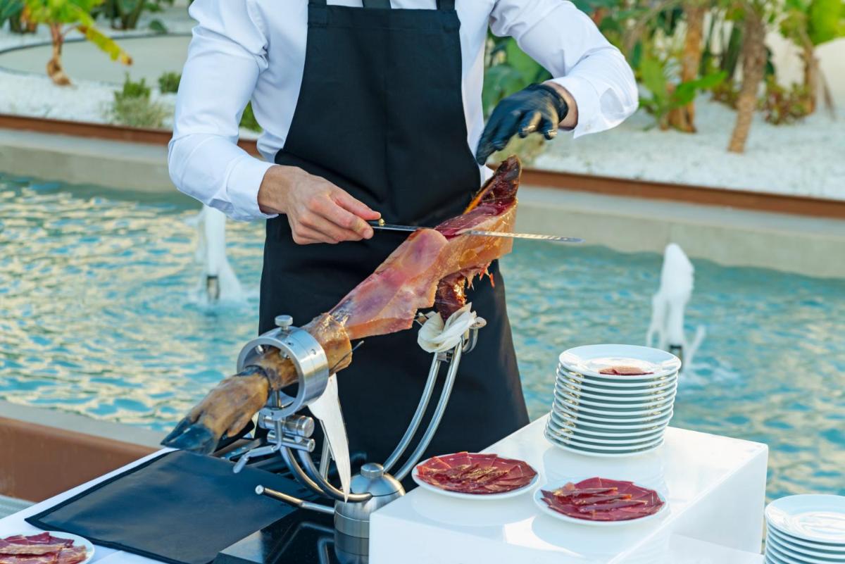 Clientes alojados en Cabogata Beach Hotel