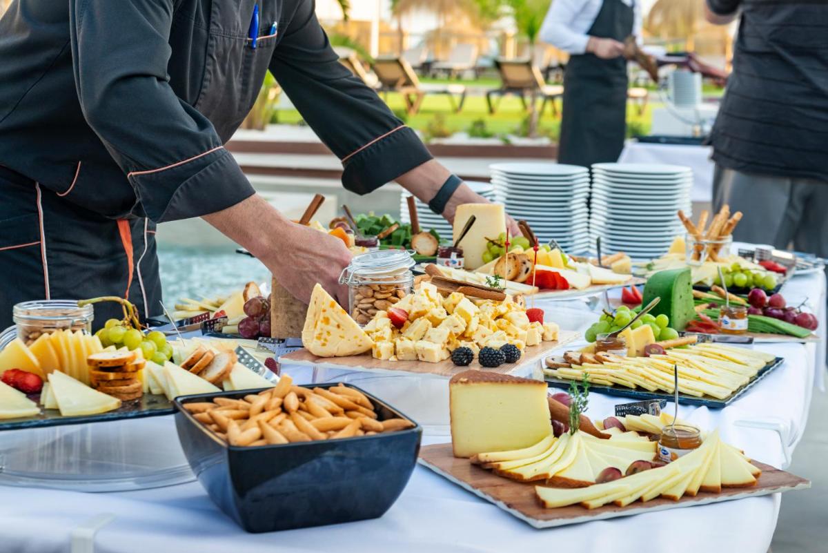 Comida en o cerca de este hotel