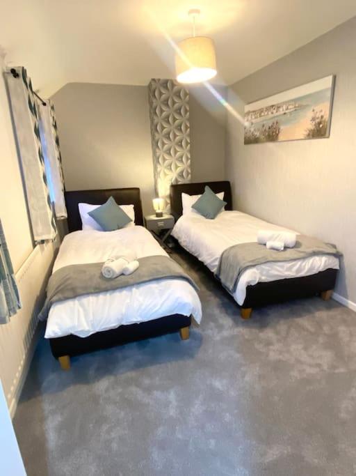 SwankyHome 4 Groups/Contractors - Housity