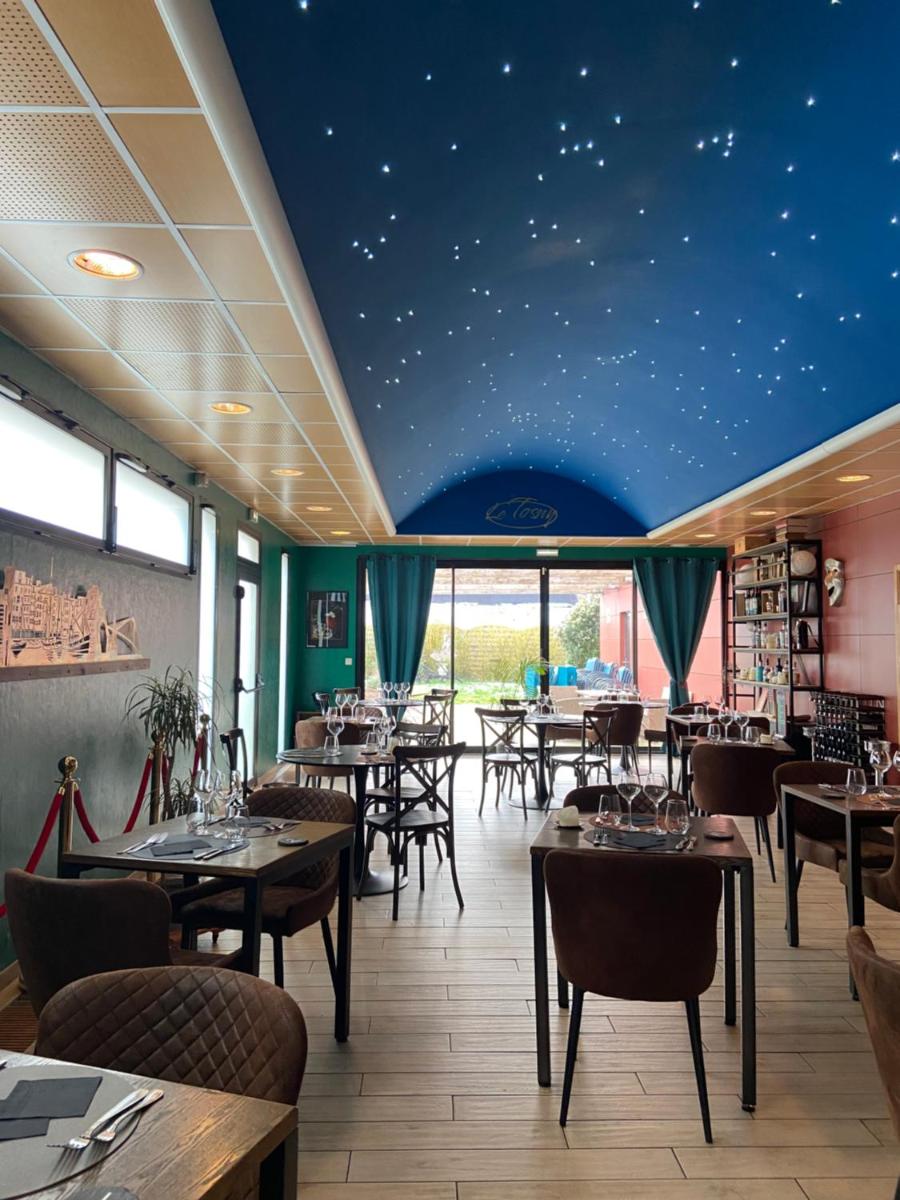 Logis Hôtel Restaurant SPA Le Tosny - Housity