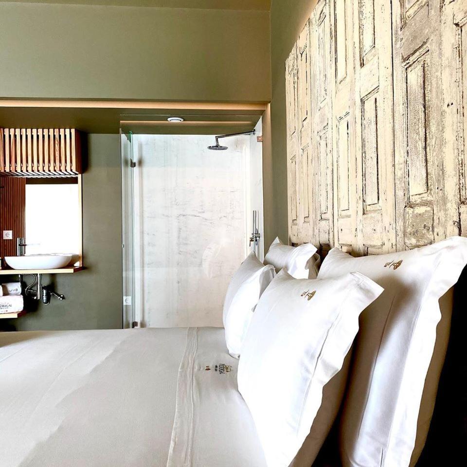 Uma casa de banho em Quinta do Pedregal Hotel & Spa