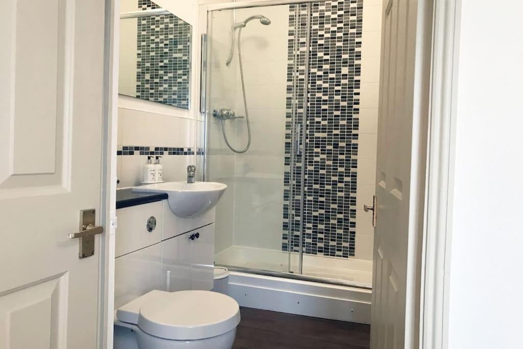 Grade II Townhouse, Ledbury - Housity