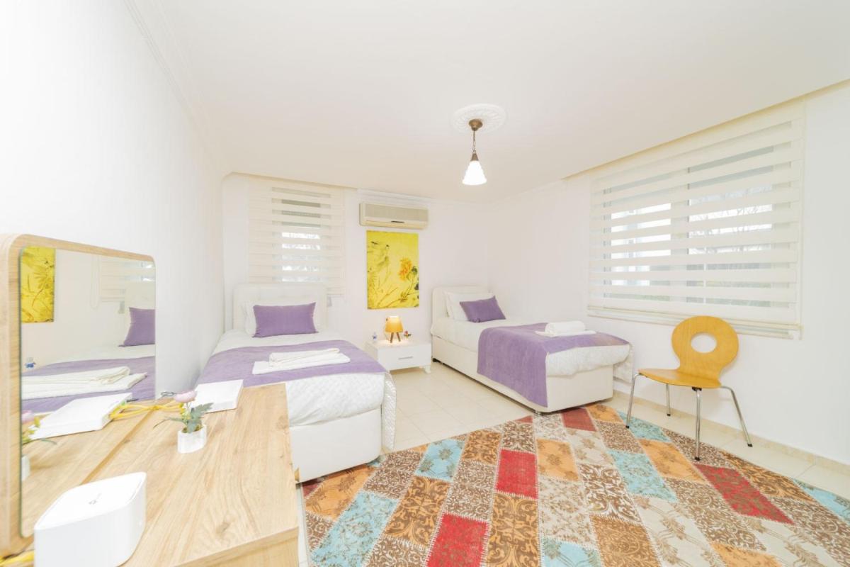 Magnificent Flat 300 m to Beach in Aksu - Housity