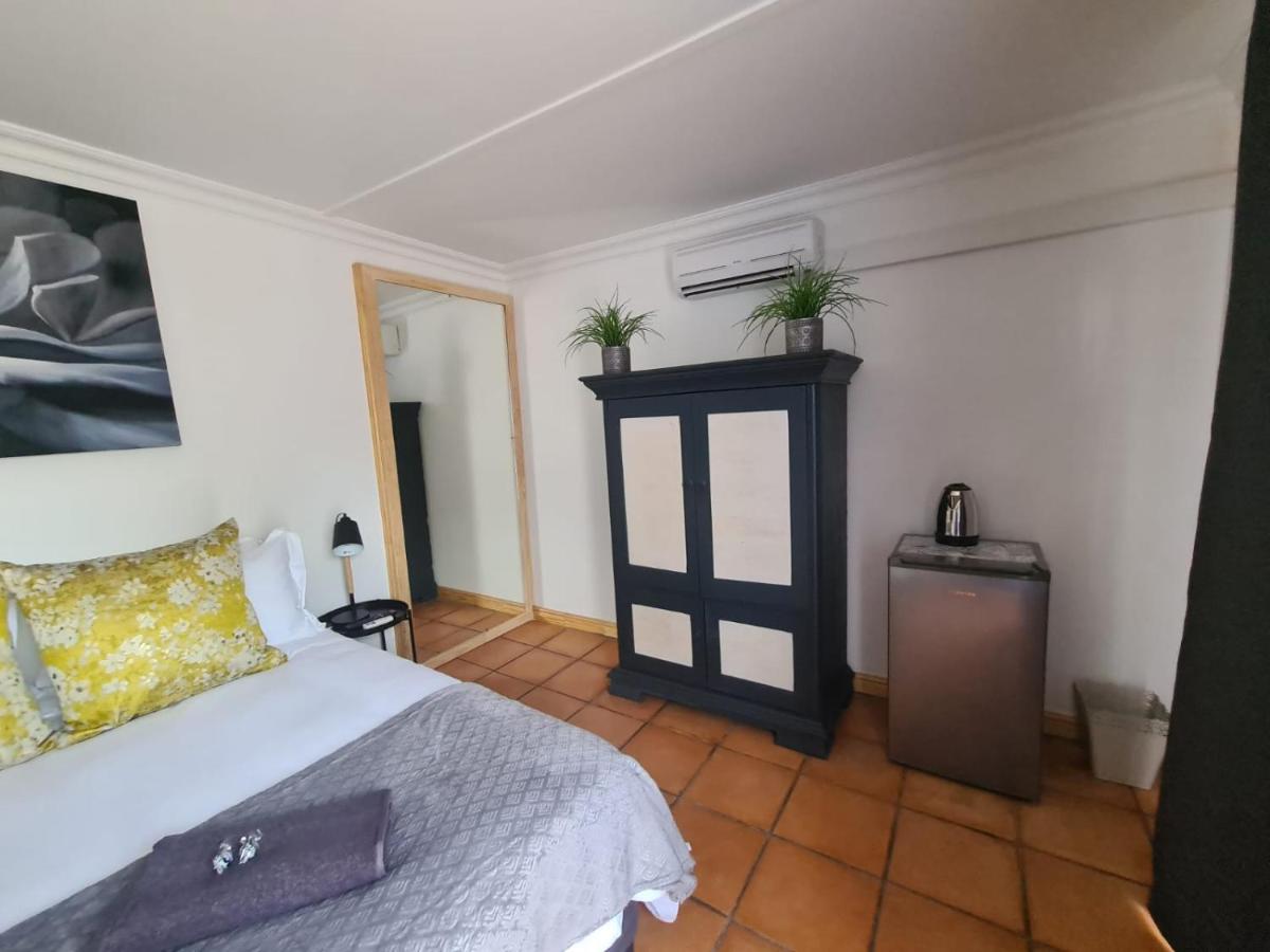 The Fellows Guest Accommodation - Housity